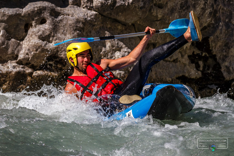 photo cano raft air boat canoe verdon